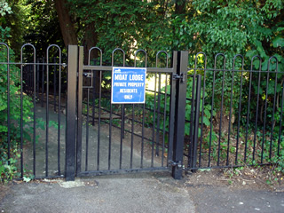 Bow Top Gate